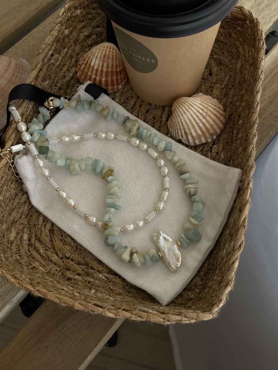 Колье из амазонита с жемчугом