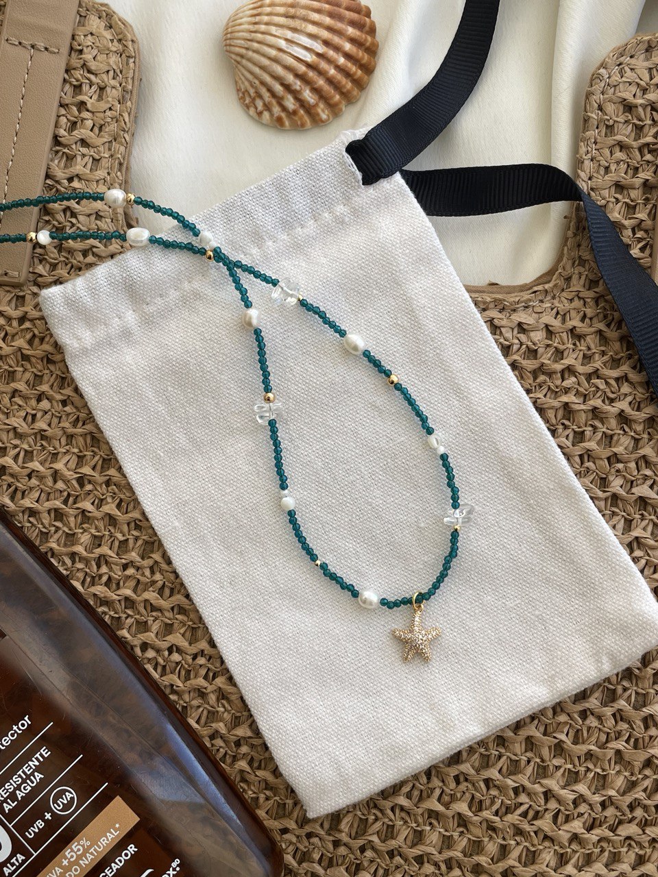 Necklace with pearls and rock crystal