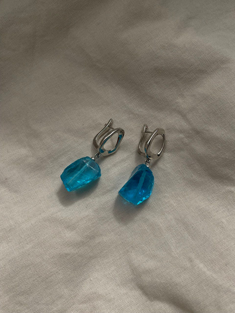 Серьги с голубым кварцем