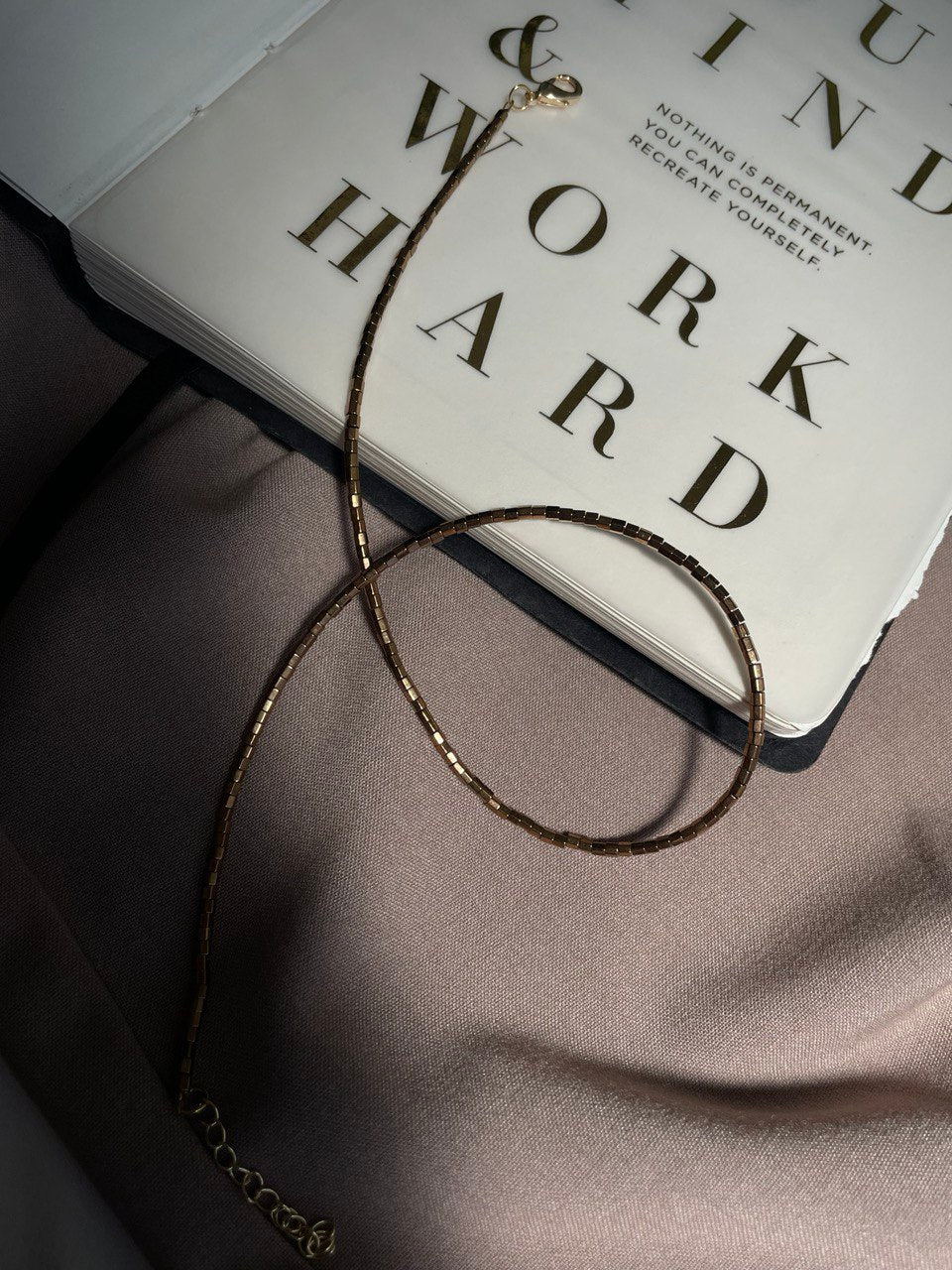 Колье из гематита