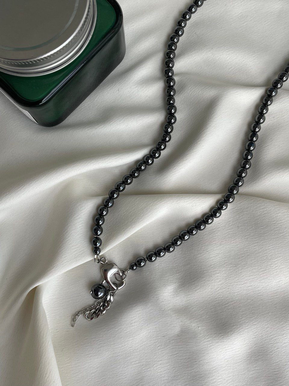 Колье из гематита