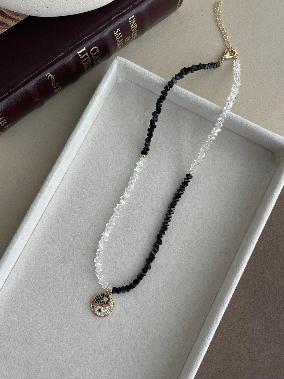 Колье "Инь Янь"