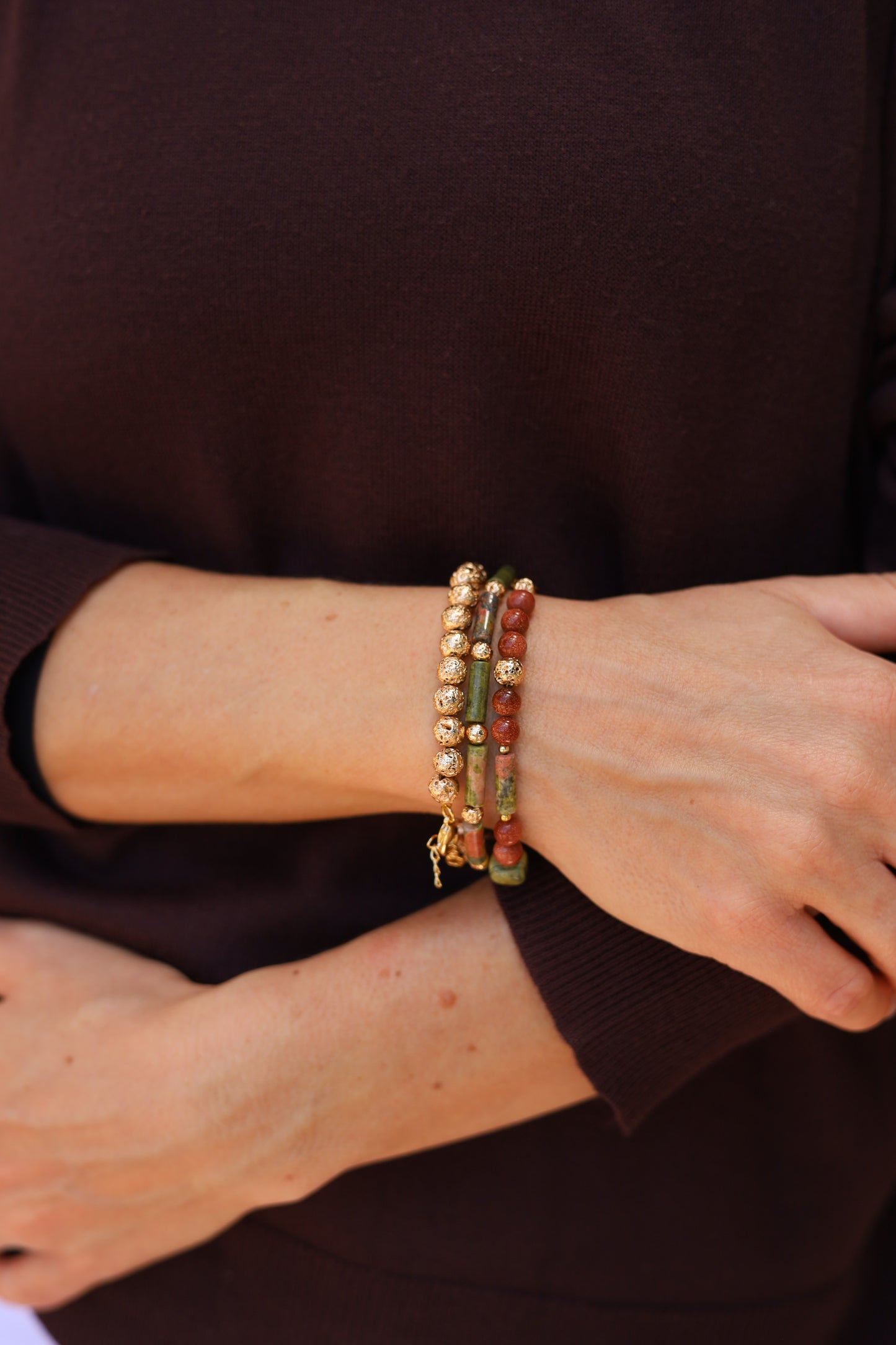 Pulsera de unakita y lava