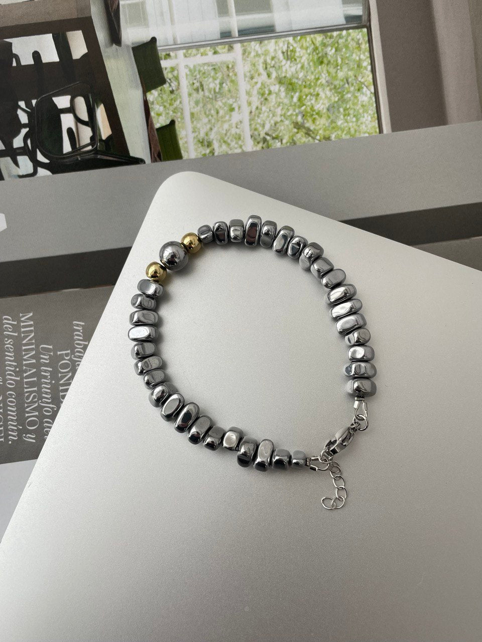 Pulsera de hematita bicolor