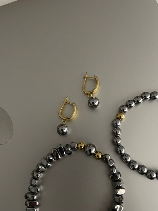 Bicolor earrings with hematite 
