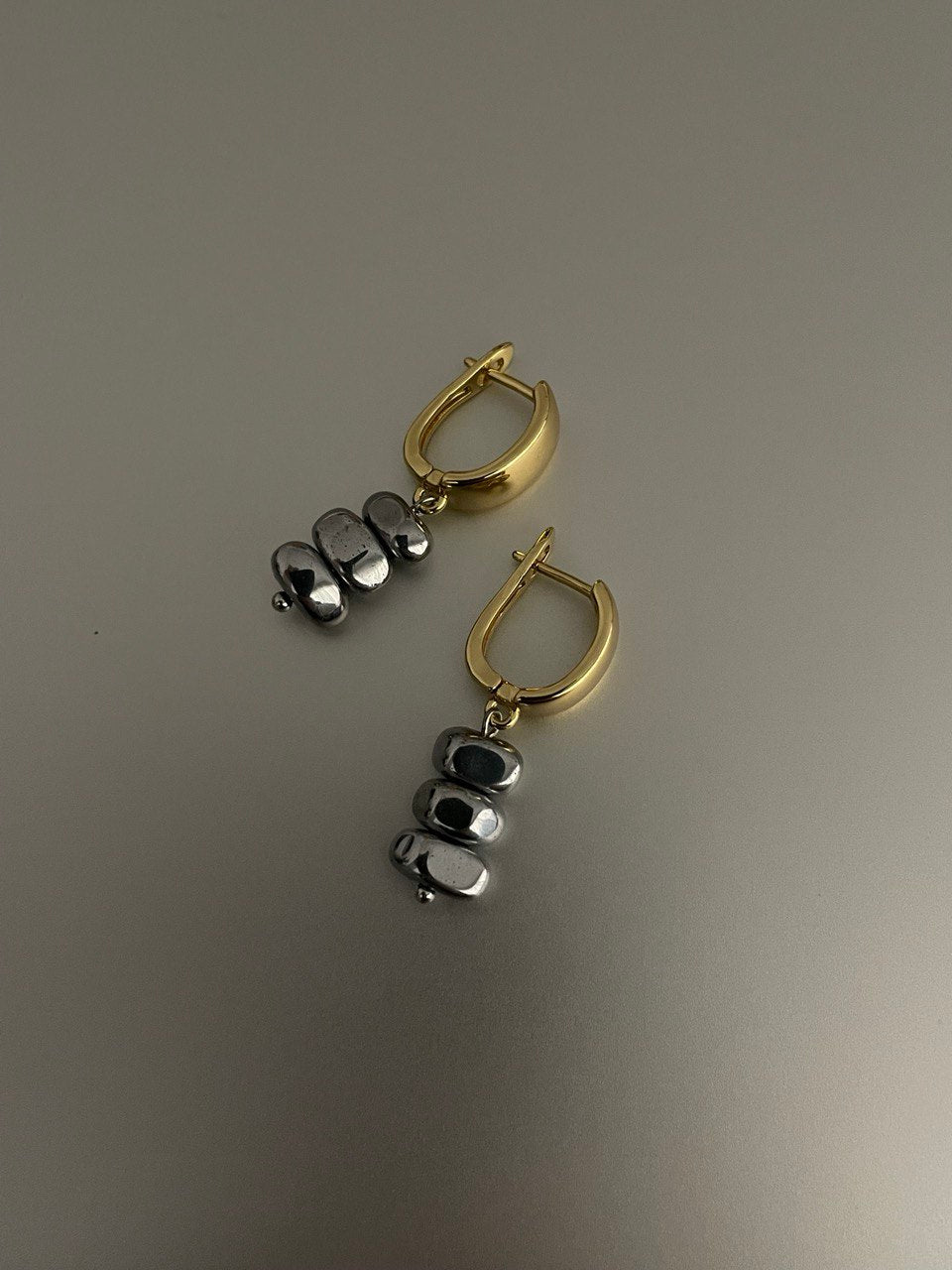 Pendientes con hematita bicolor