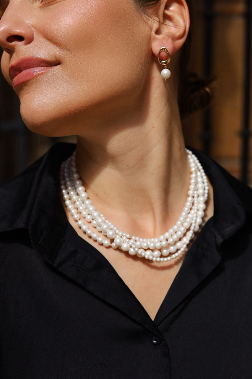 Earrings with pearls