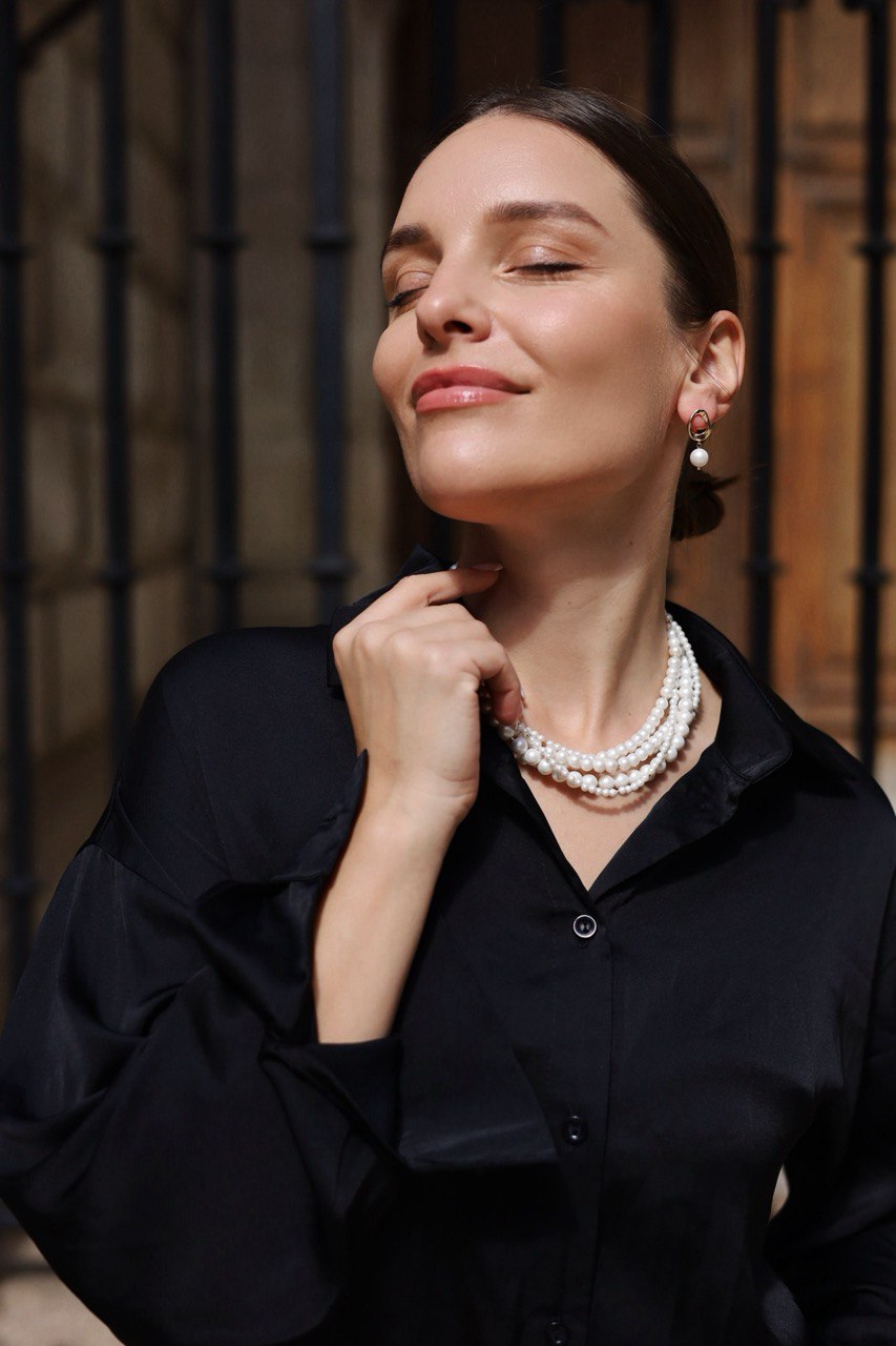 Earrings with pearls