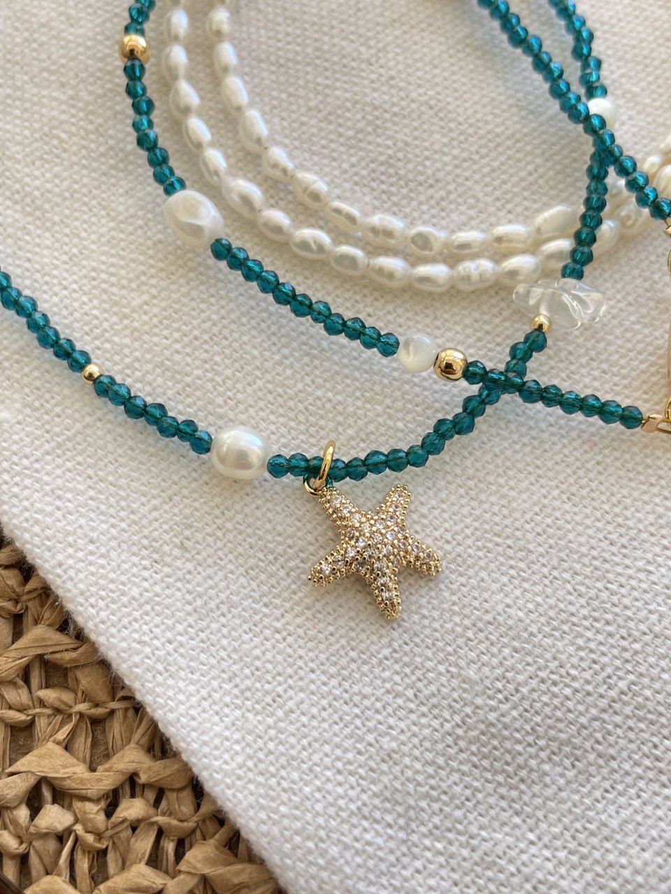 Necklace with pearls and rock crystal