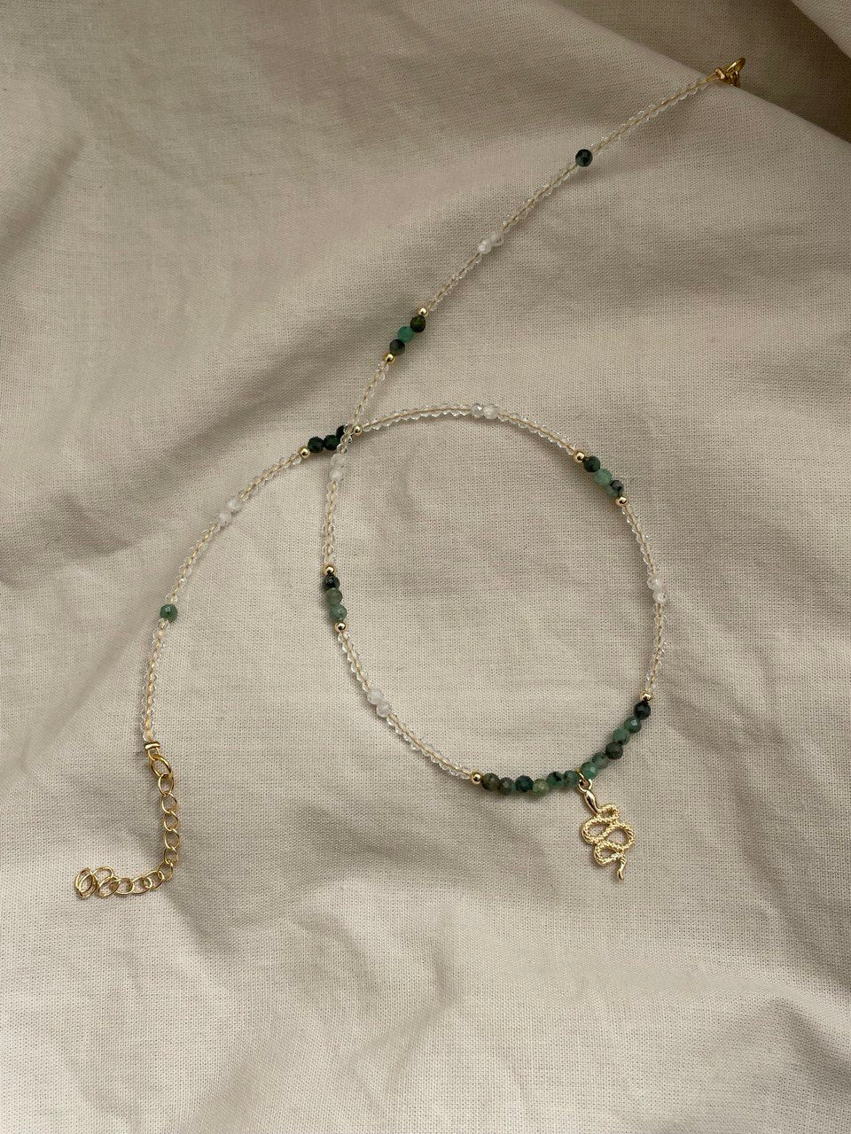 Collar con esmeralda y circonitas 