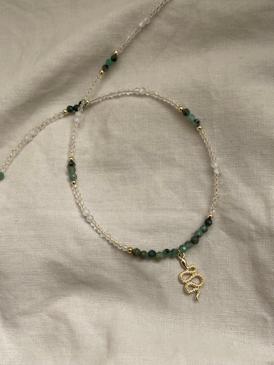 Collar con esmeralda y circonitas 