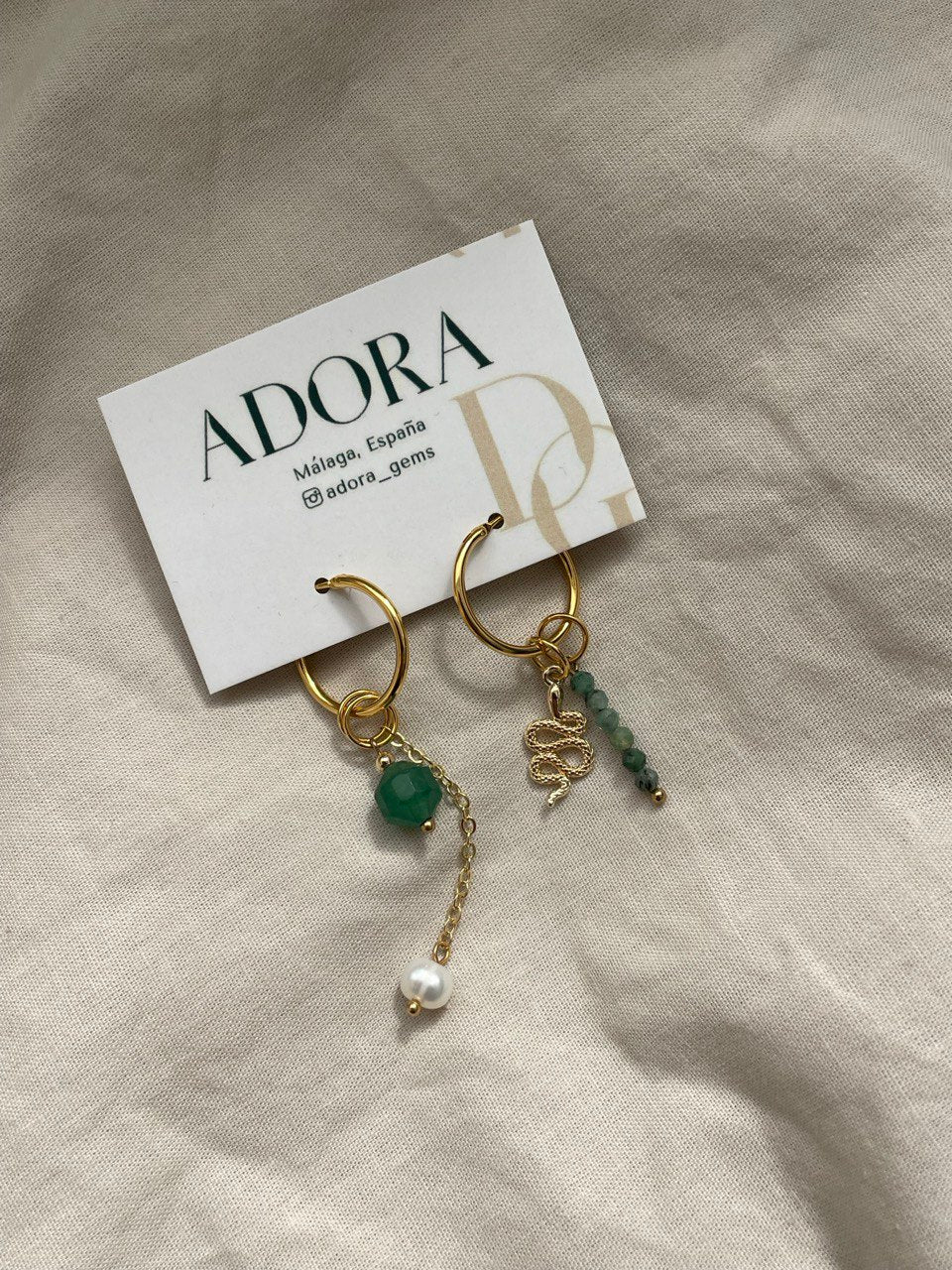 Серьги - кольца с подвесками из изумруда, агата и жемчуга
