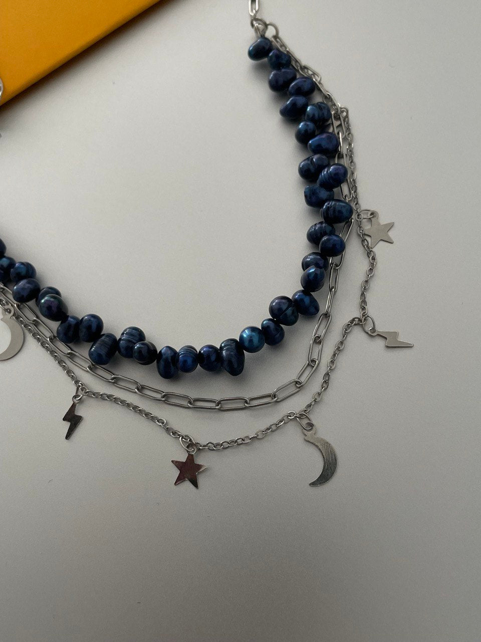 Цепочка с синим жемчугом