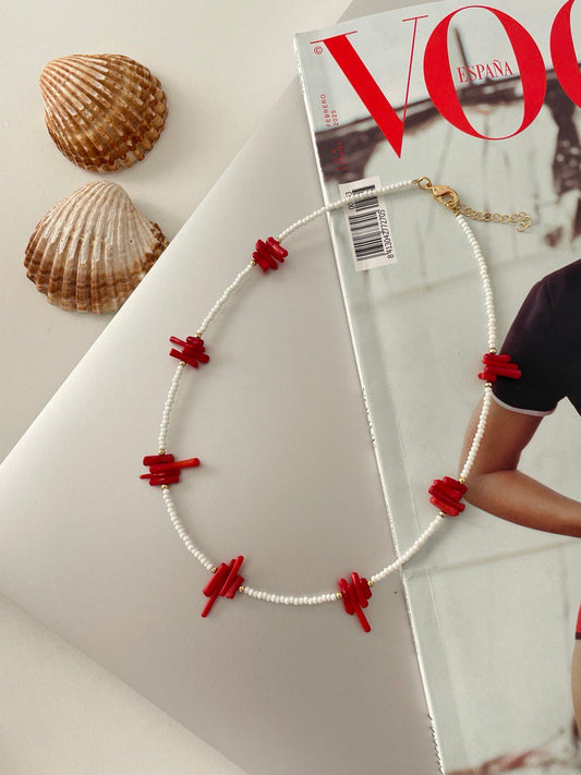 Necklace with coral