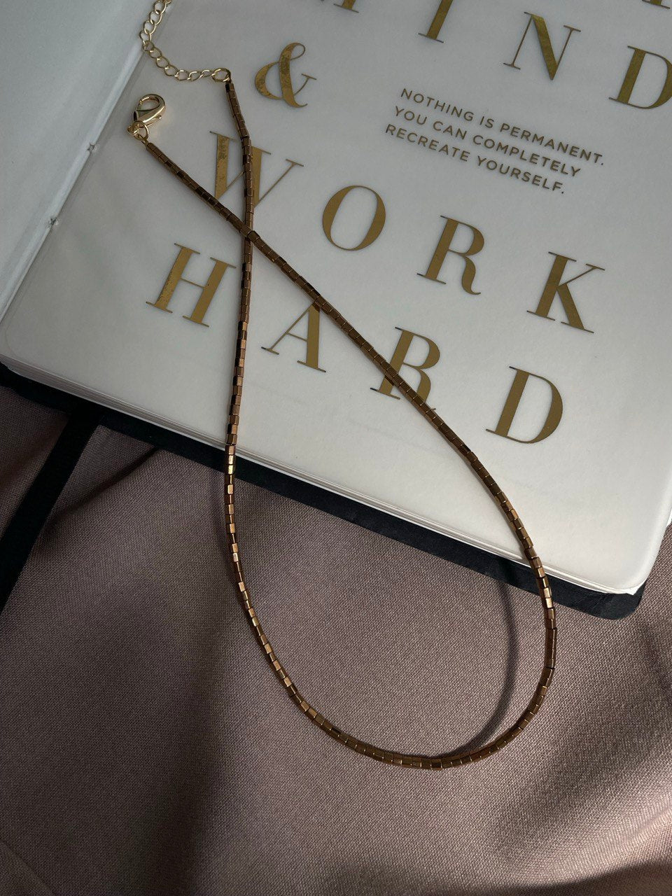 Колье из гематита