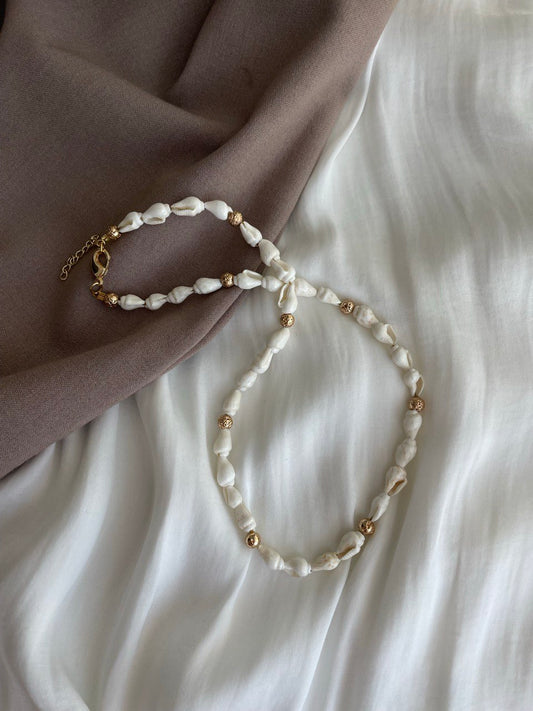 Shell necklace
