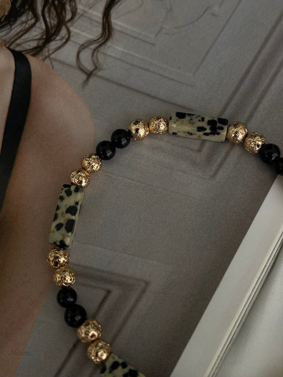 Pulsera de jaspe, lava y obsidiana.