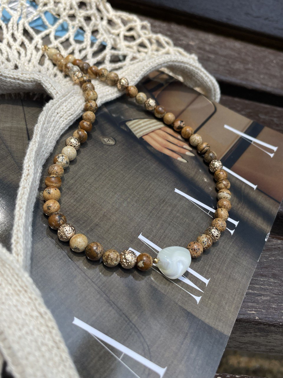 Collar de jaspe con nácar