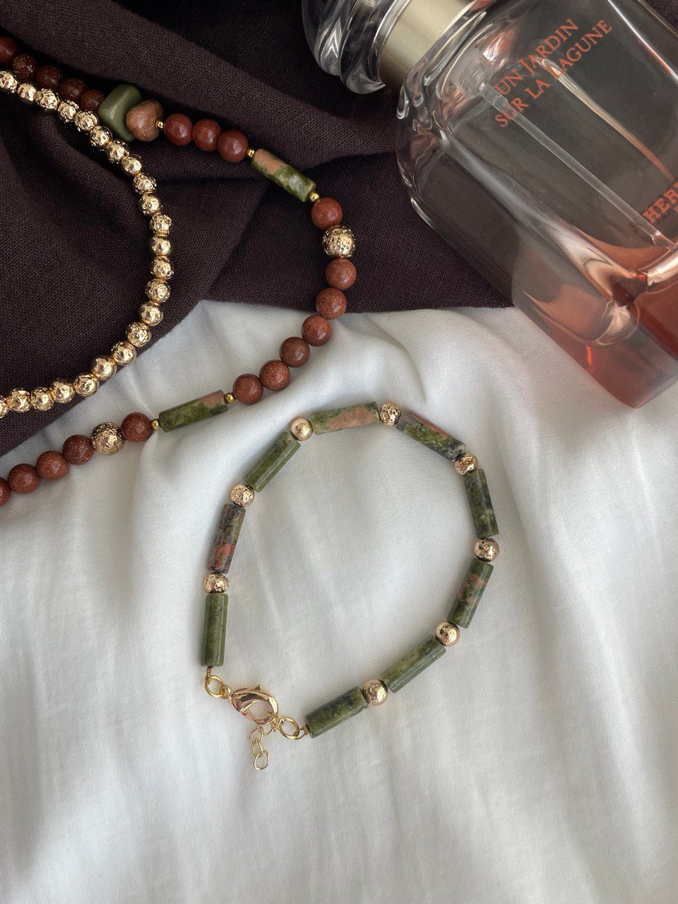 Pulsera de unakita y lava