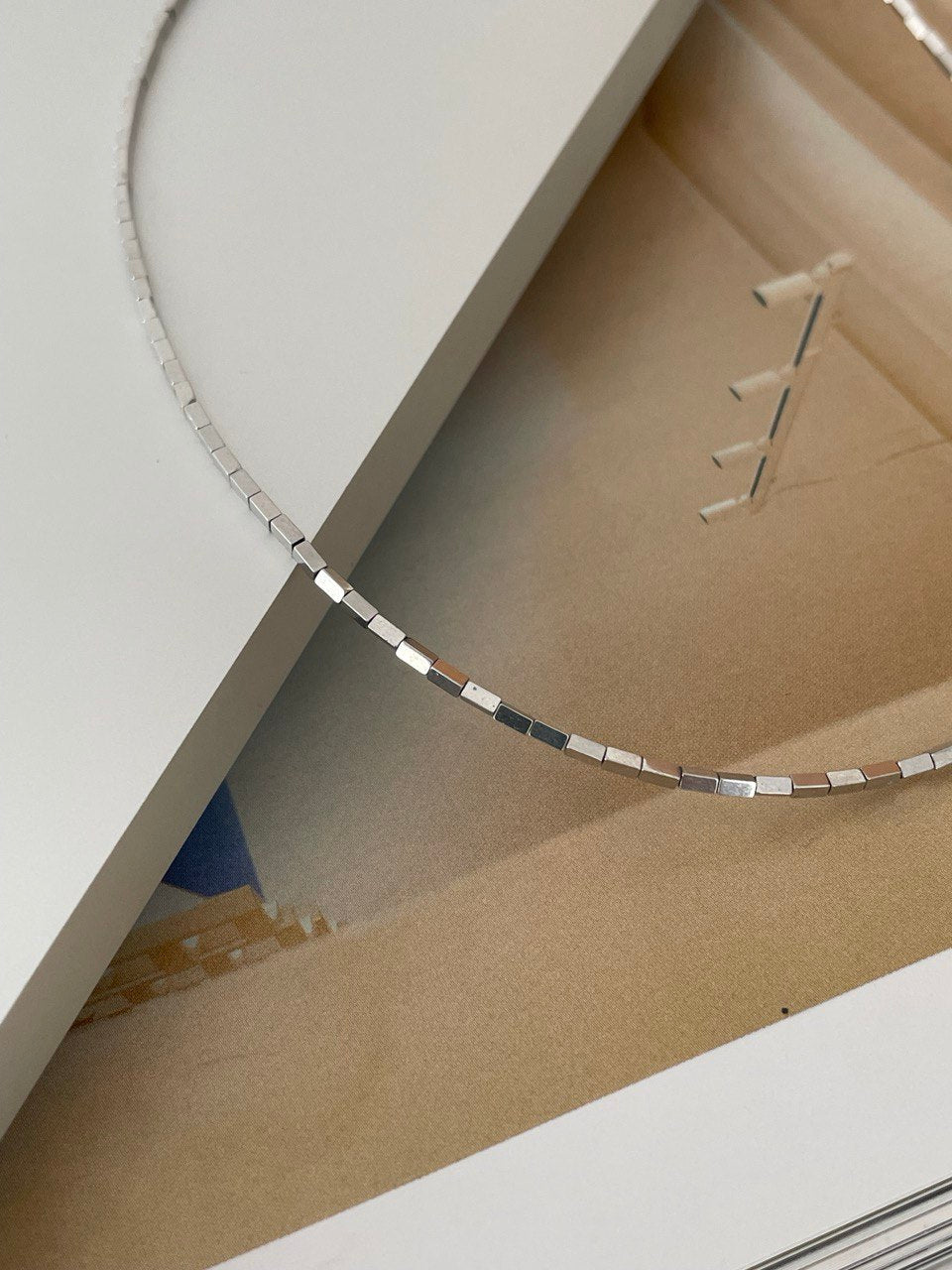 Колье из гематита