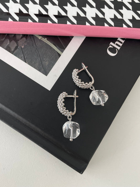 Earrings with rock crystal