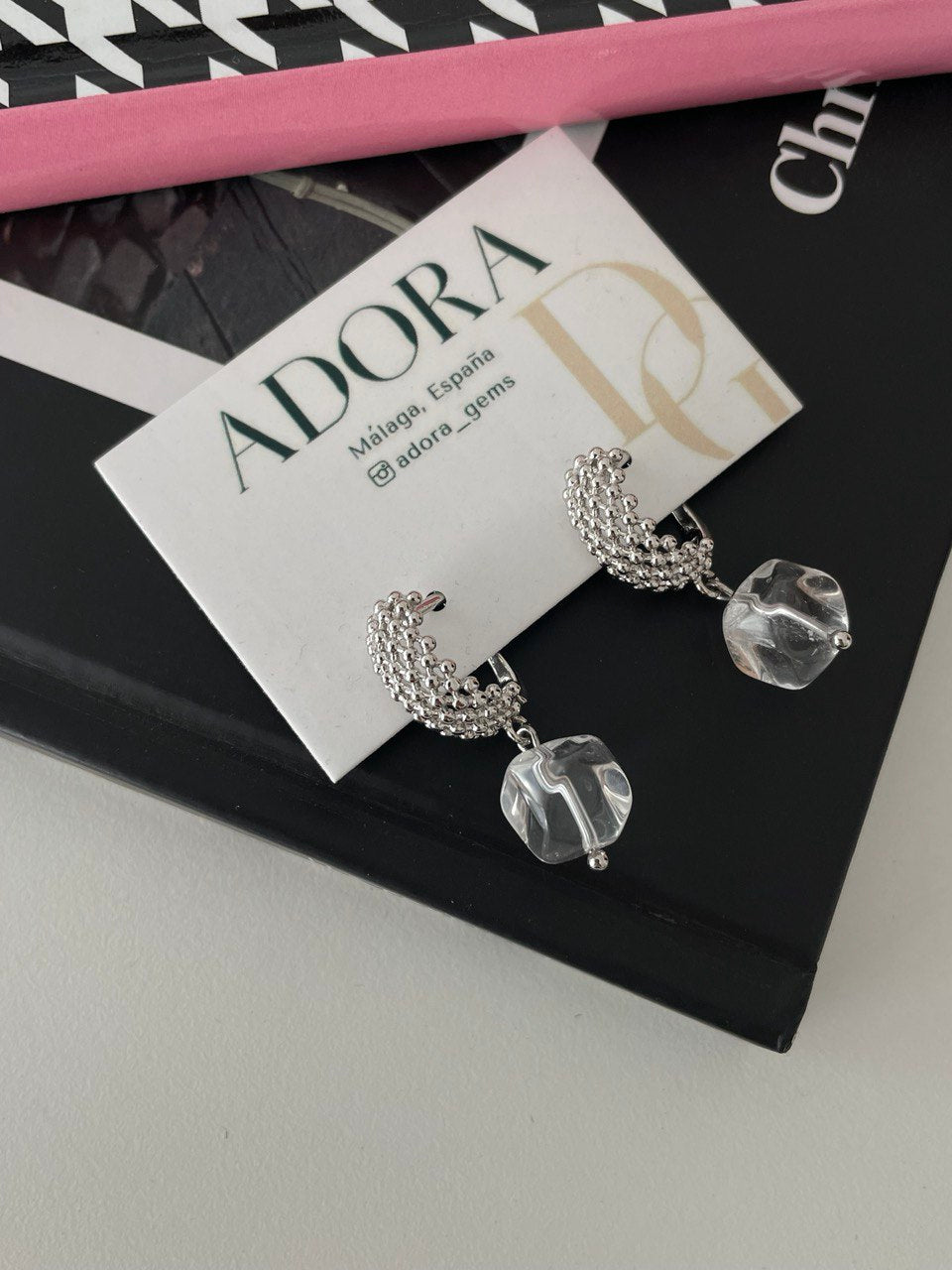 Earrings with rock crystal