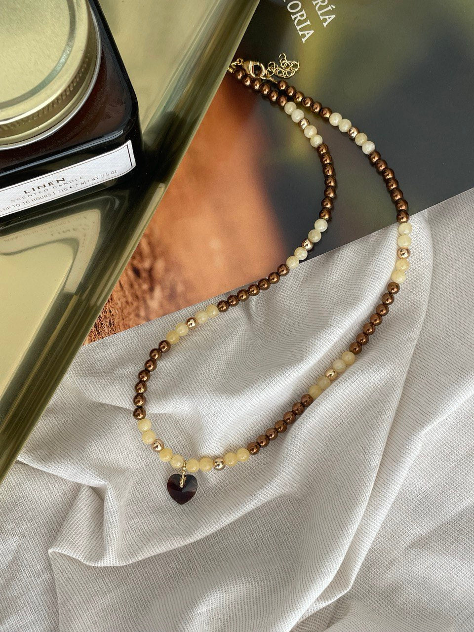 Колье из гематита и кальцита