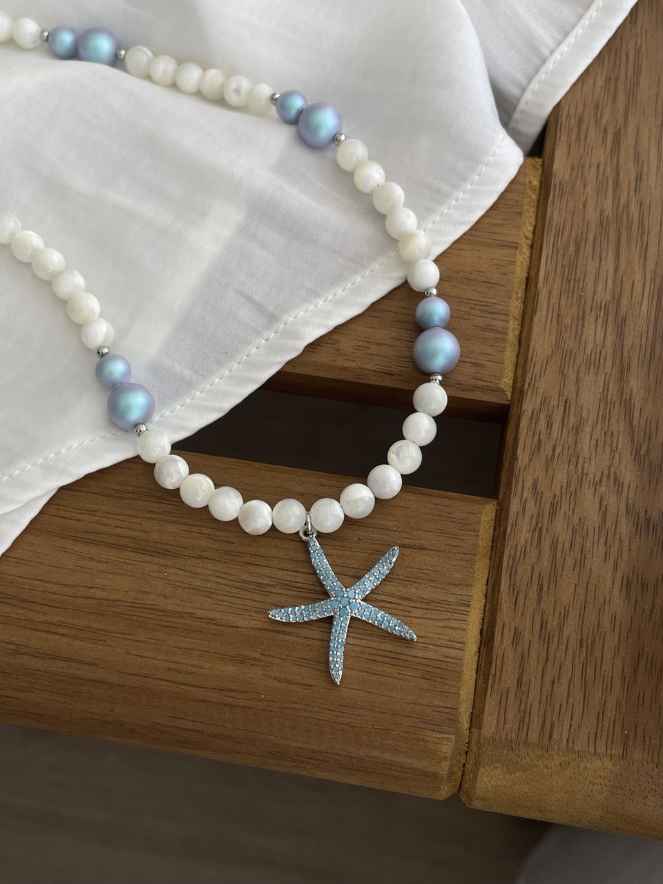 Mother of pearl necklace "Sea"