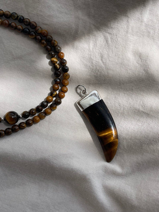 Подвеска "Клык"