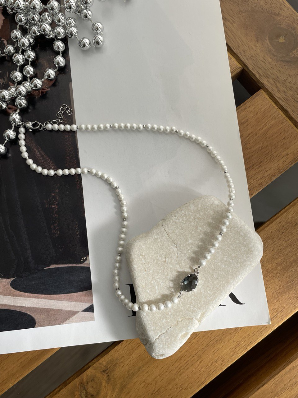 Колье с кристаллом