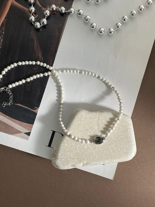 Колье с кристаллом