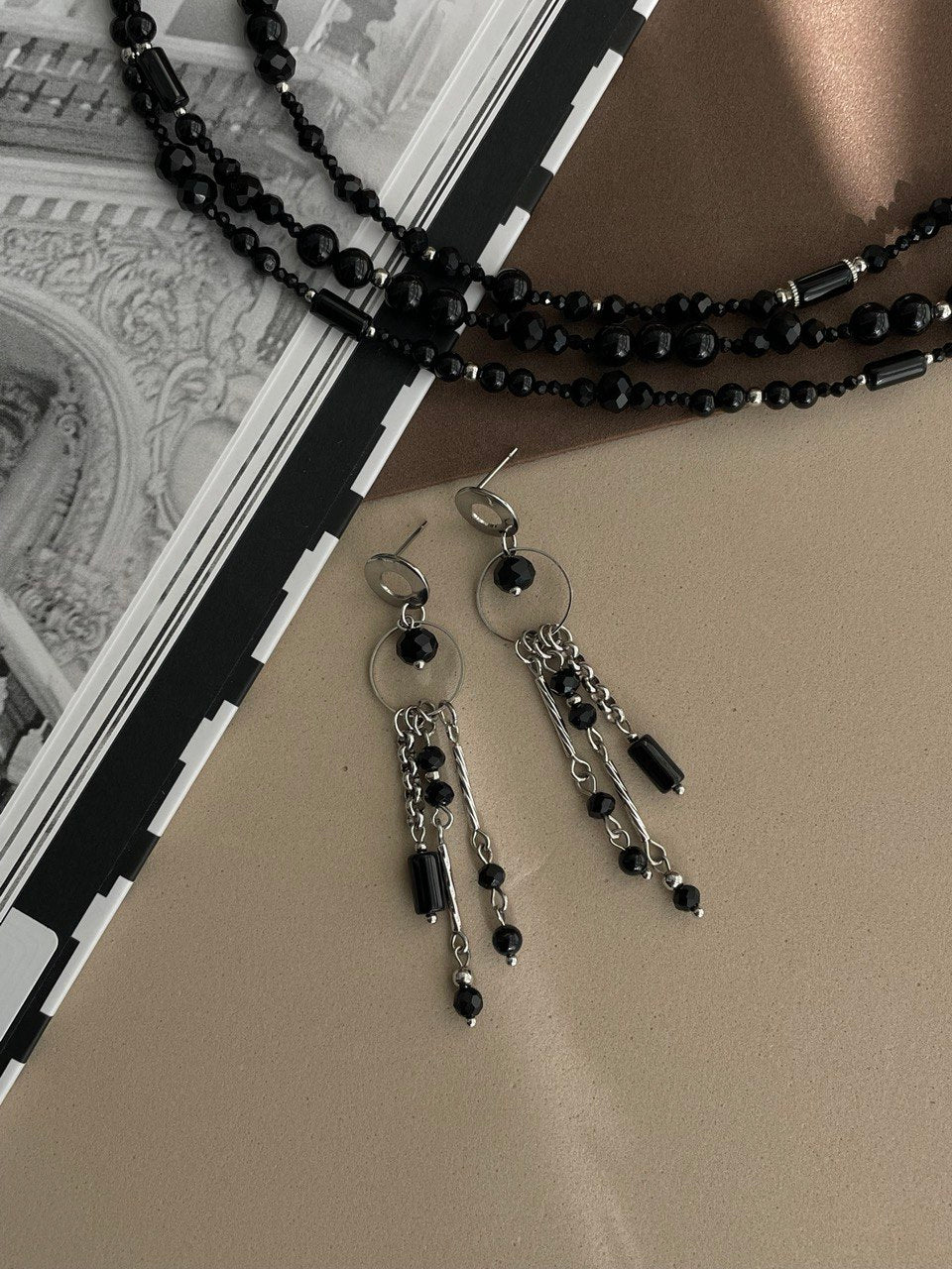 Серьги "Черный лебедь"