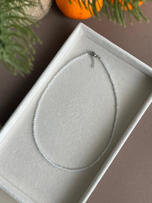 Колье из фианитов