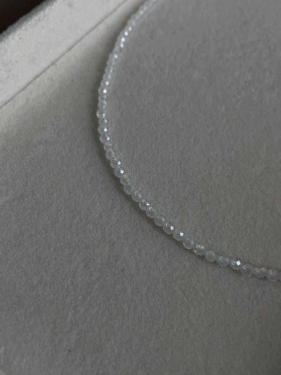 Колье из фианитов