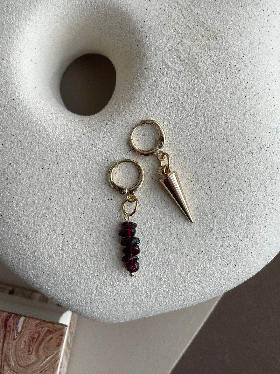 Серьги из граната