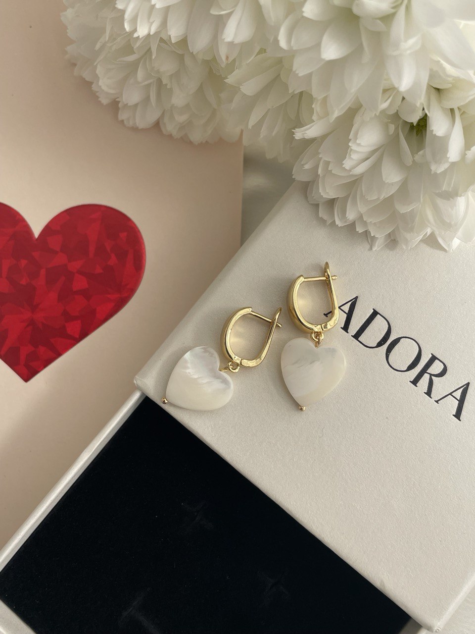 Серьги - сердечки из перламутра