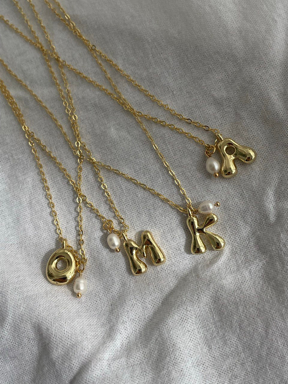 Цепочка с подвеской буквой