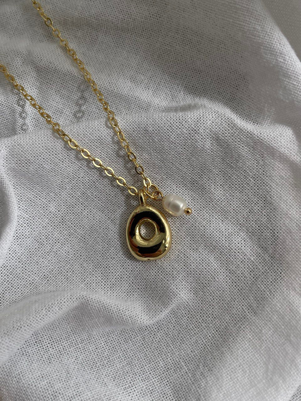 Цепочка с подвеской буквой