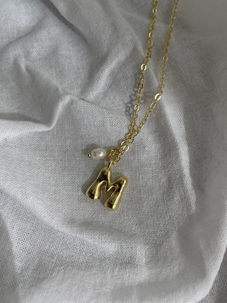 Цепочка с подвеской буквой