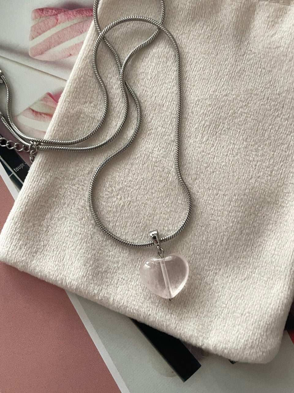 Цепочка с сердечком из розового кварца